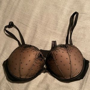 PRenowned Victoria’s Secret bra 38c